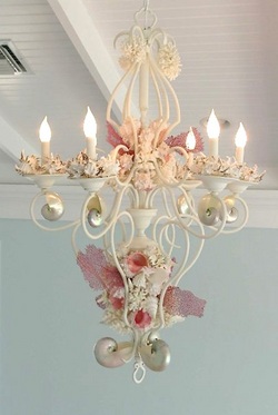 Click to see MORE seashell chandeliers!